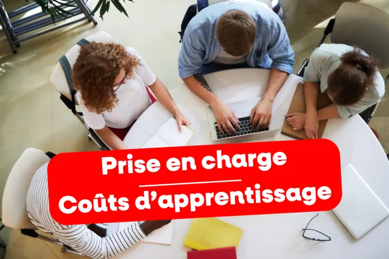 Groupe d'apprenants autour d'une table, texte « Prise en charge Coûts d’apprentissage »