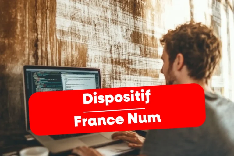 Homme travaillant sur un ordinateur avec le texte "Dispositif France Num" en surimpression.
